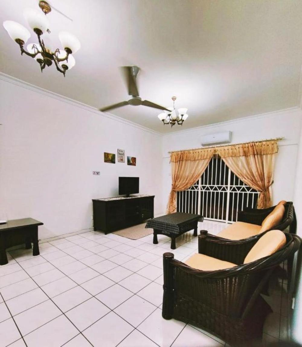 Marina Court Kota Kinabalu Sabah By Zizie Homes Esterno foto